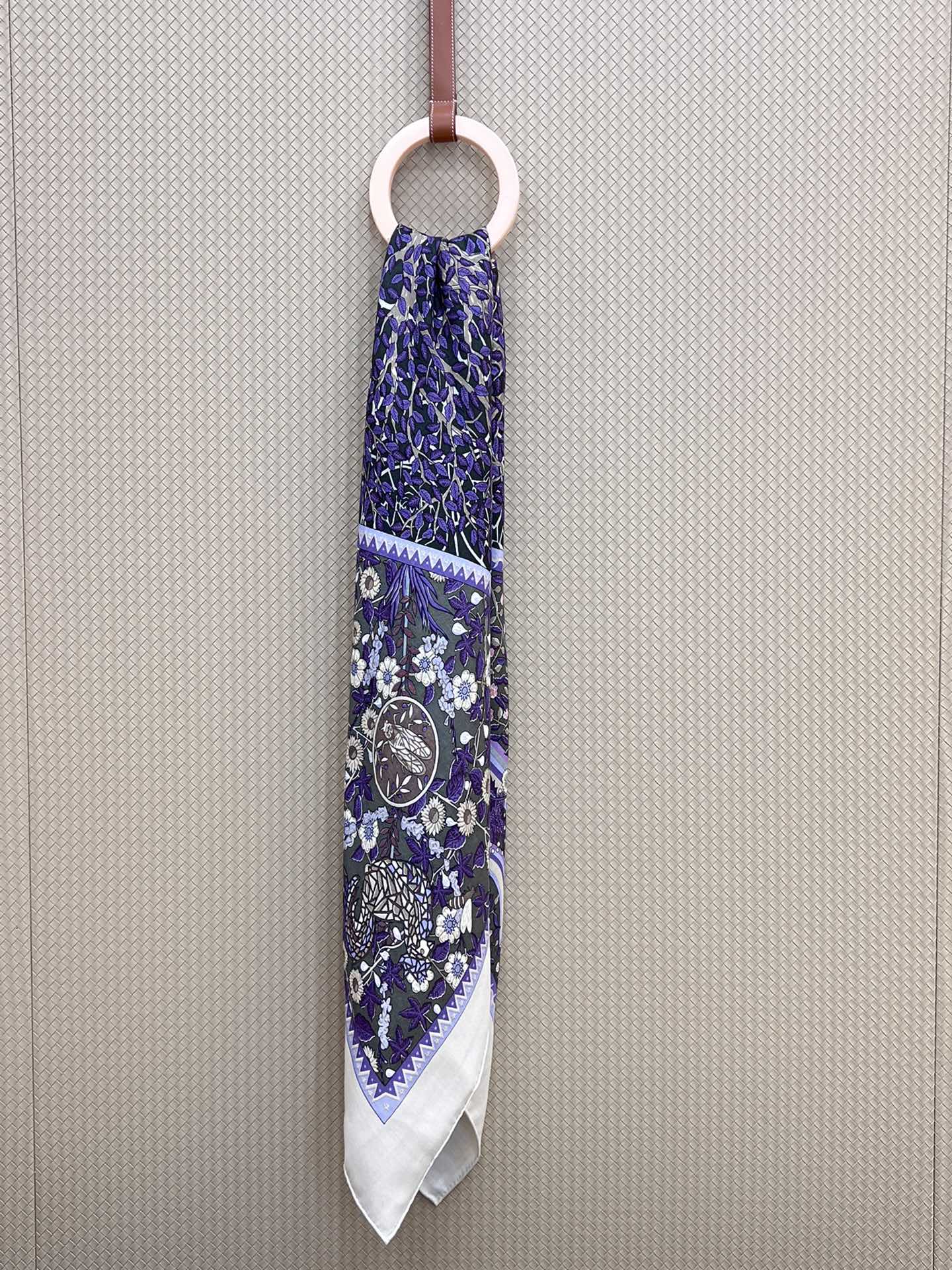 8ffe13_175a9c9288b24d908ab03329b3f02ba1mv2.jpg Hermes Axis of the World - Image 1