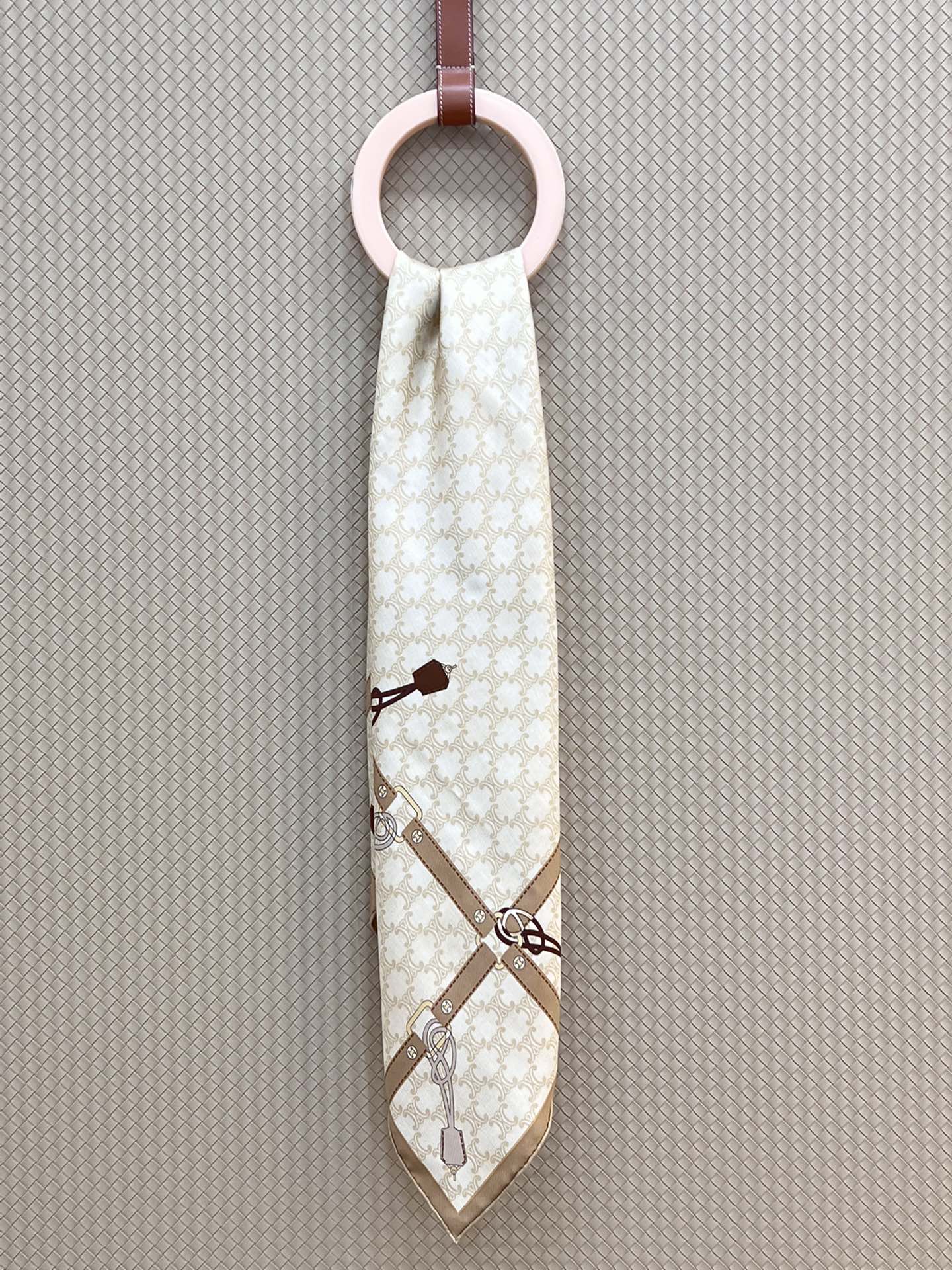 8ffe13_e8825f5837e744a6b0c760375b1d7edbmv2.jpg Celine Arc de Triomphe - Image 1