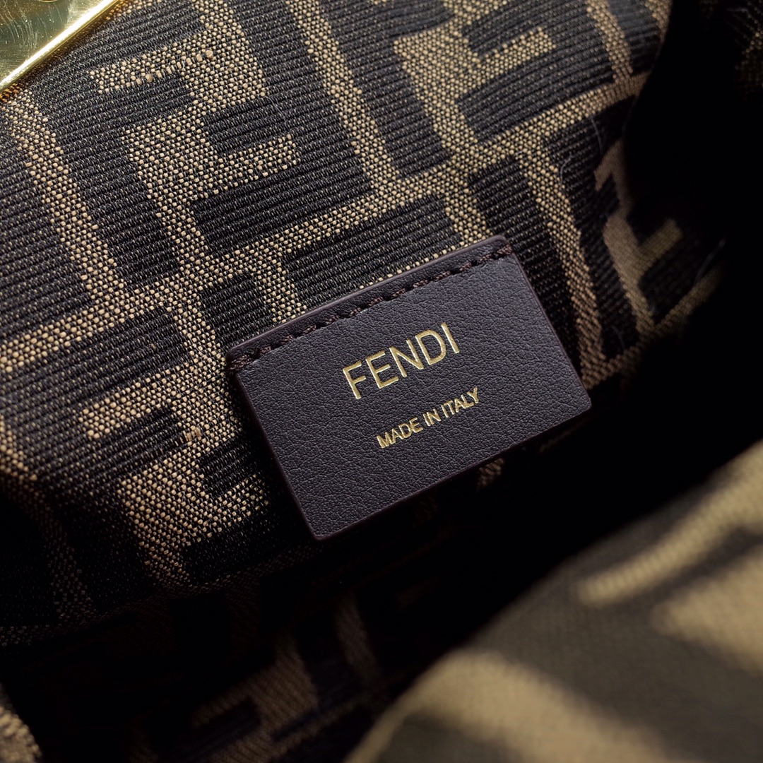 Fendi Wool Baguette Bag - Image 7