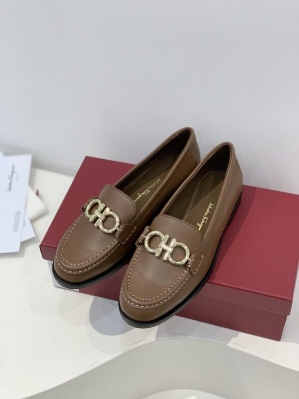 Feraggamo Double-sided Buckle Loafers