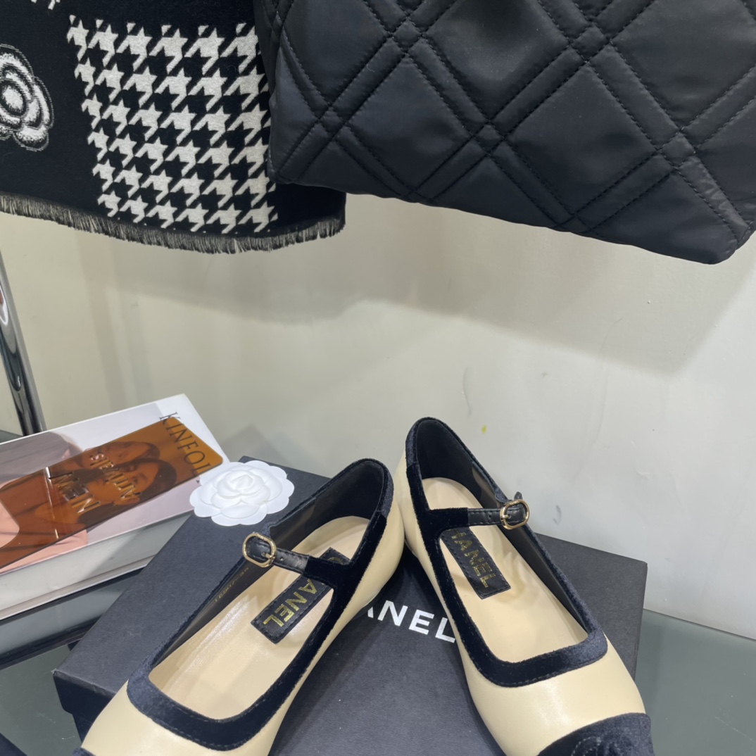 Chanel Pointed Toe Mary Jane Shoes - Image 6