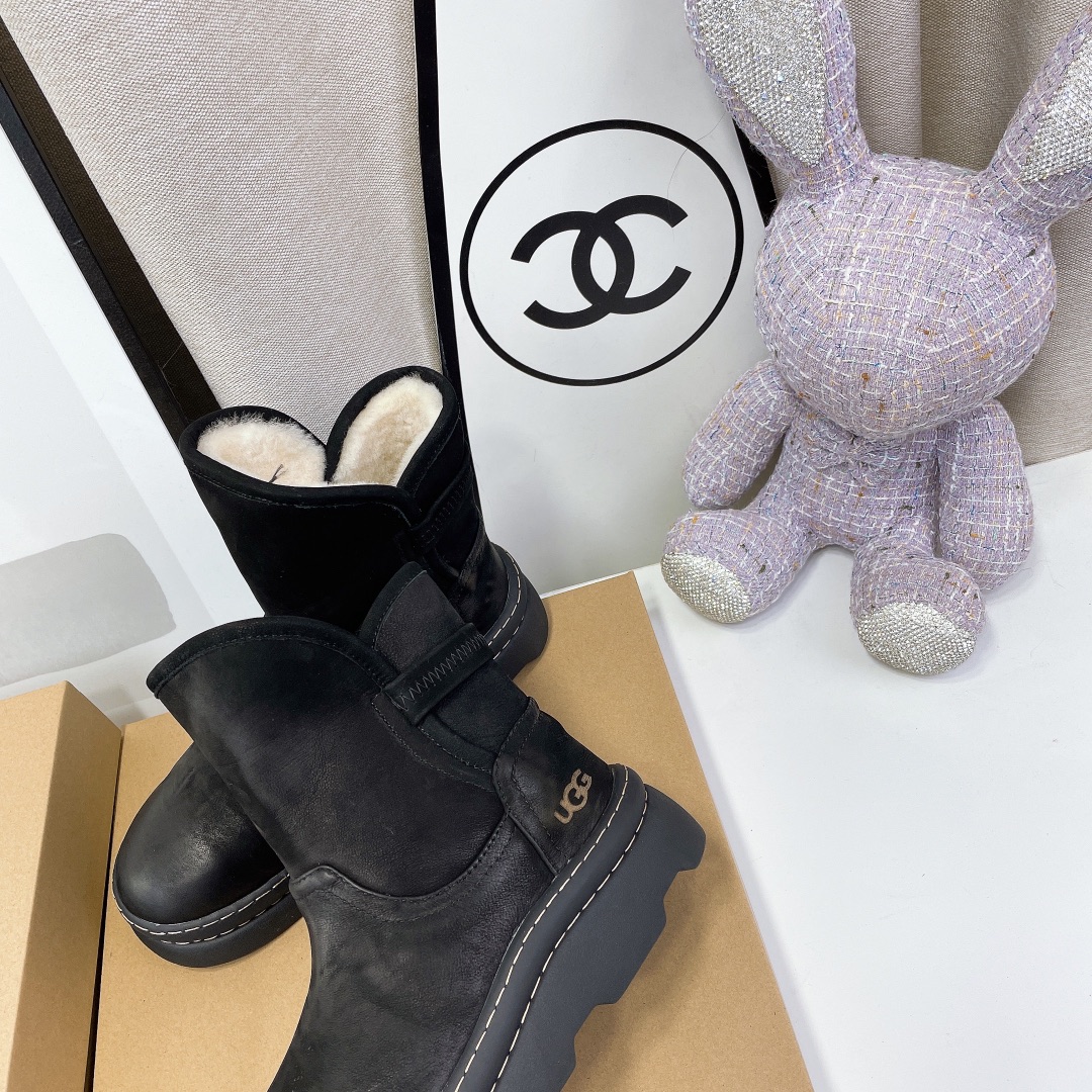 UGG Wool Boots - Image 6