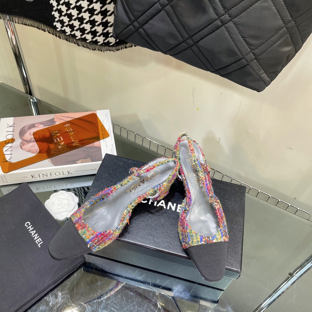 Chanel Tweed Slingback Shoes - Image 4