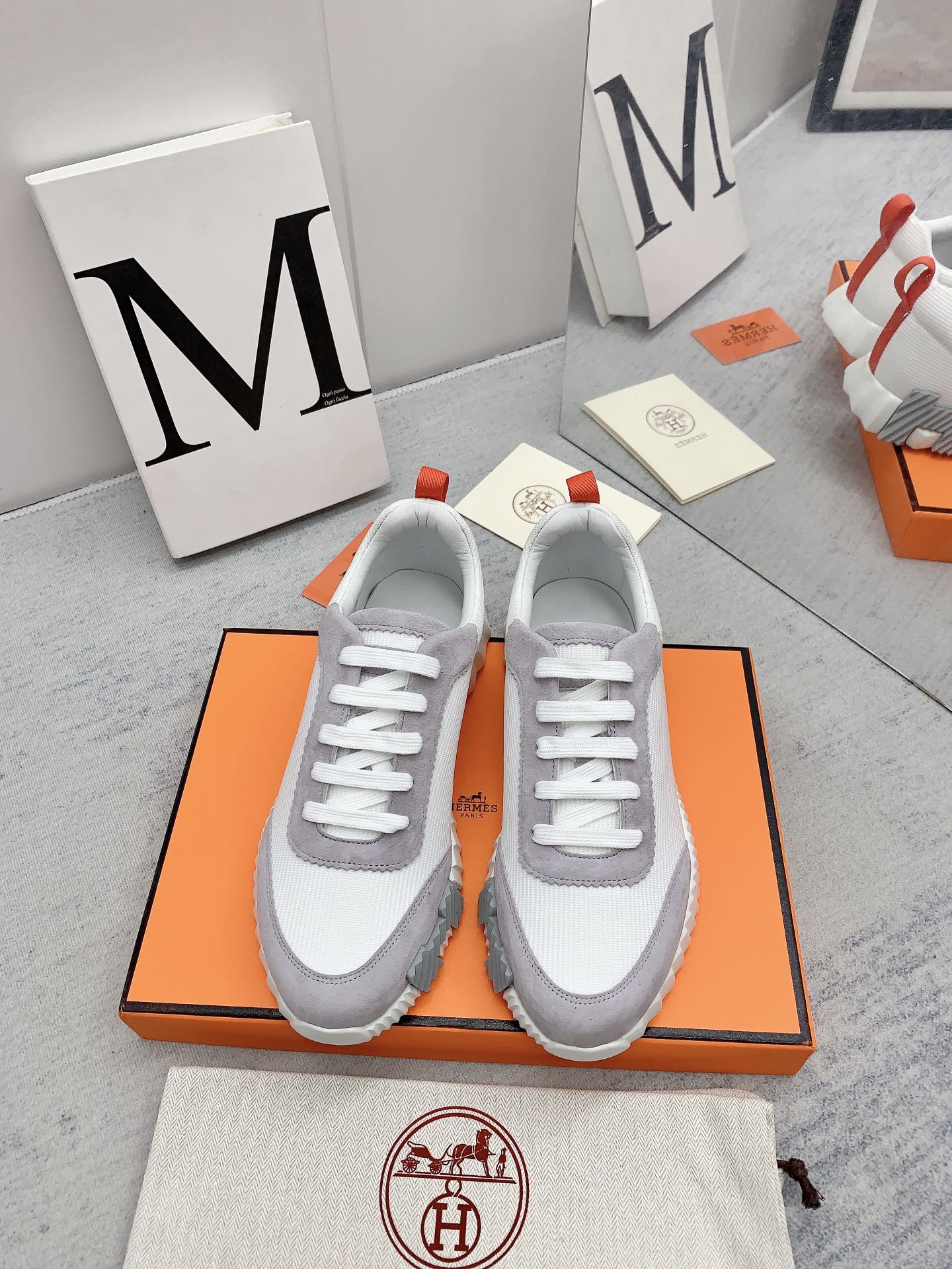 b3869c_1ab06d65a3e94541a2caa2b71edc8c8bmv2.jpg Hermes Shoes - Image 1