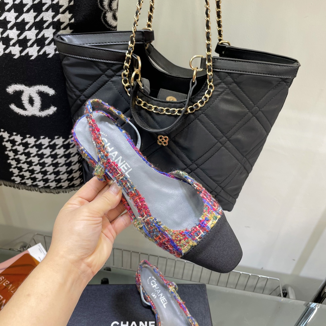 Chanel Tweed Slingback Shoes - Image 4