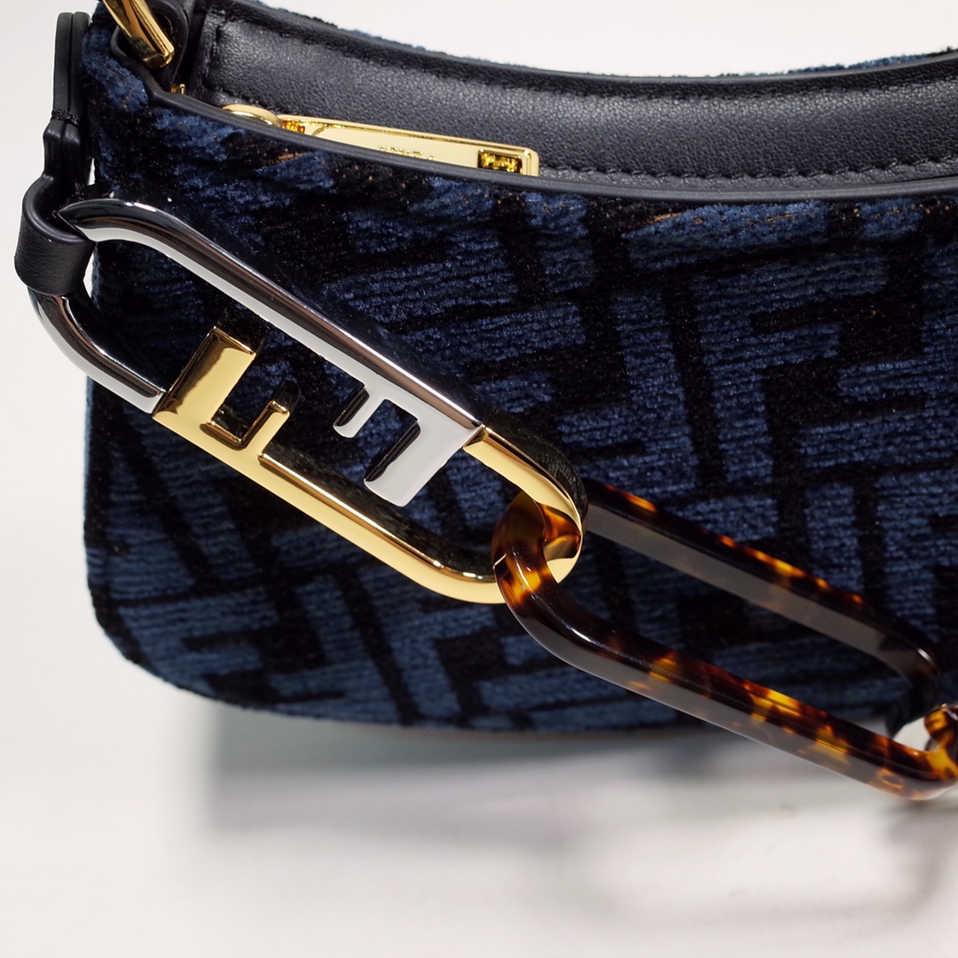 Fendi Chenille Clutch - Image 7