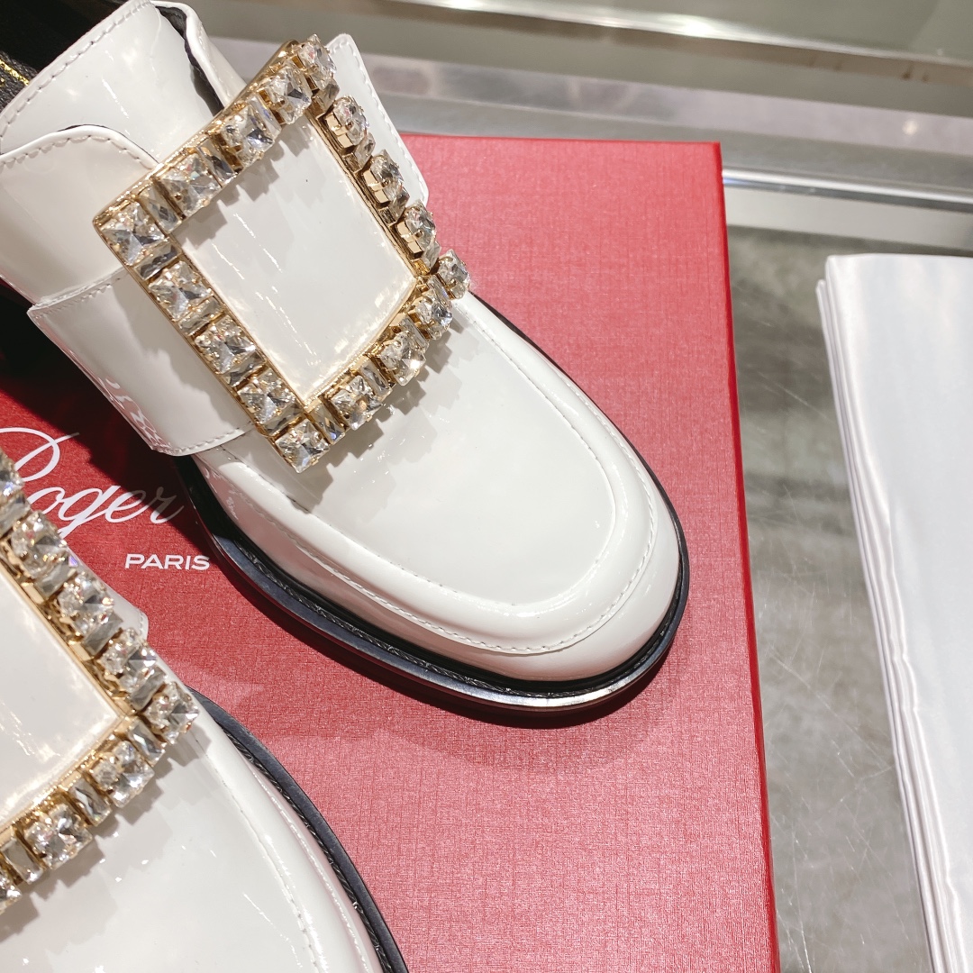 Roger Vivier Diomond Buckle Shoes - Image 7