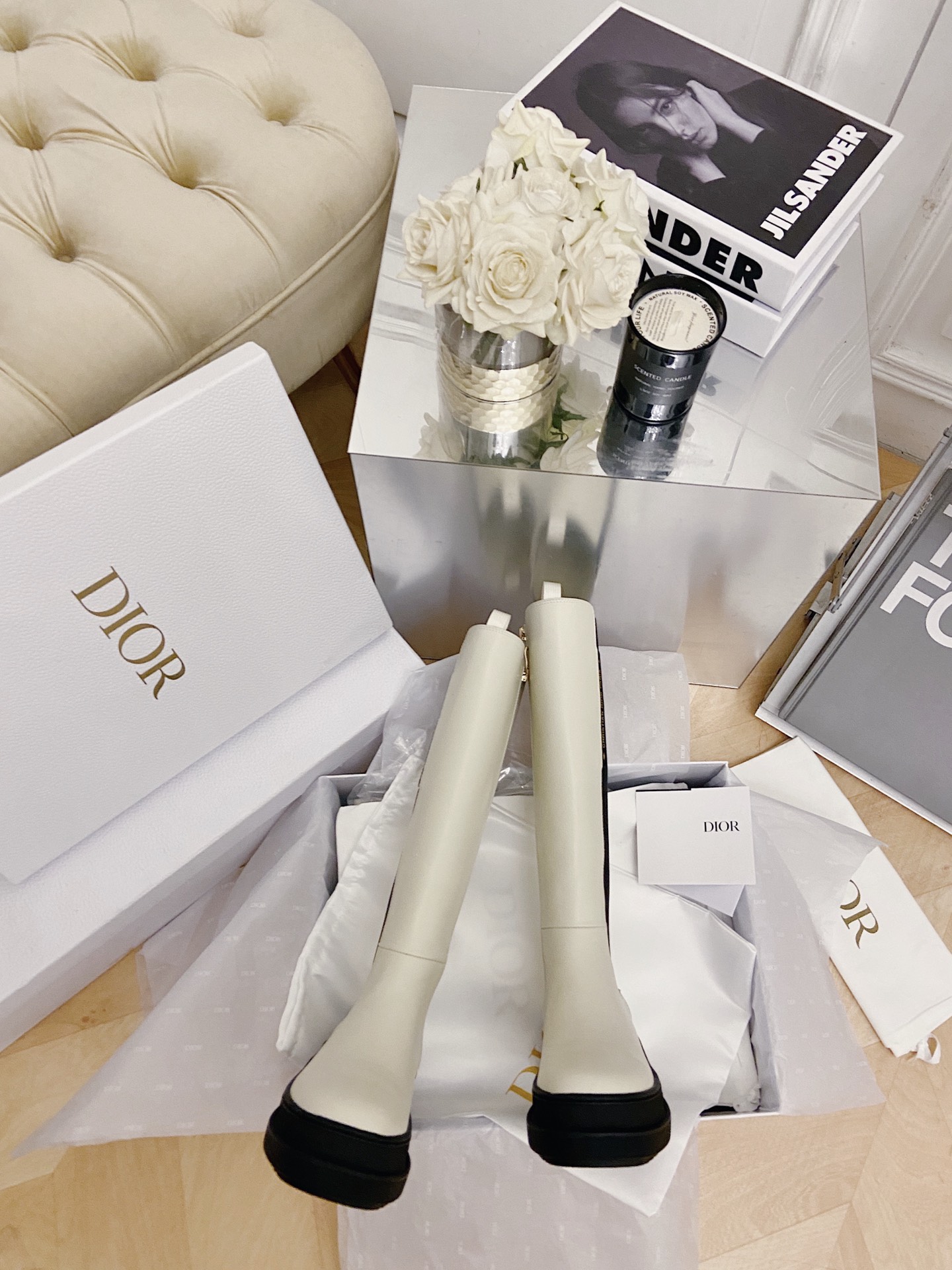 Dior High-top Chelsea Boots in White - Image 3