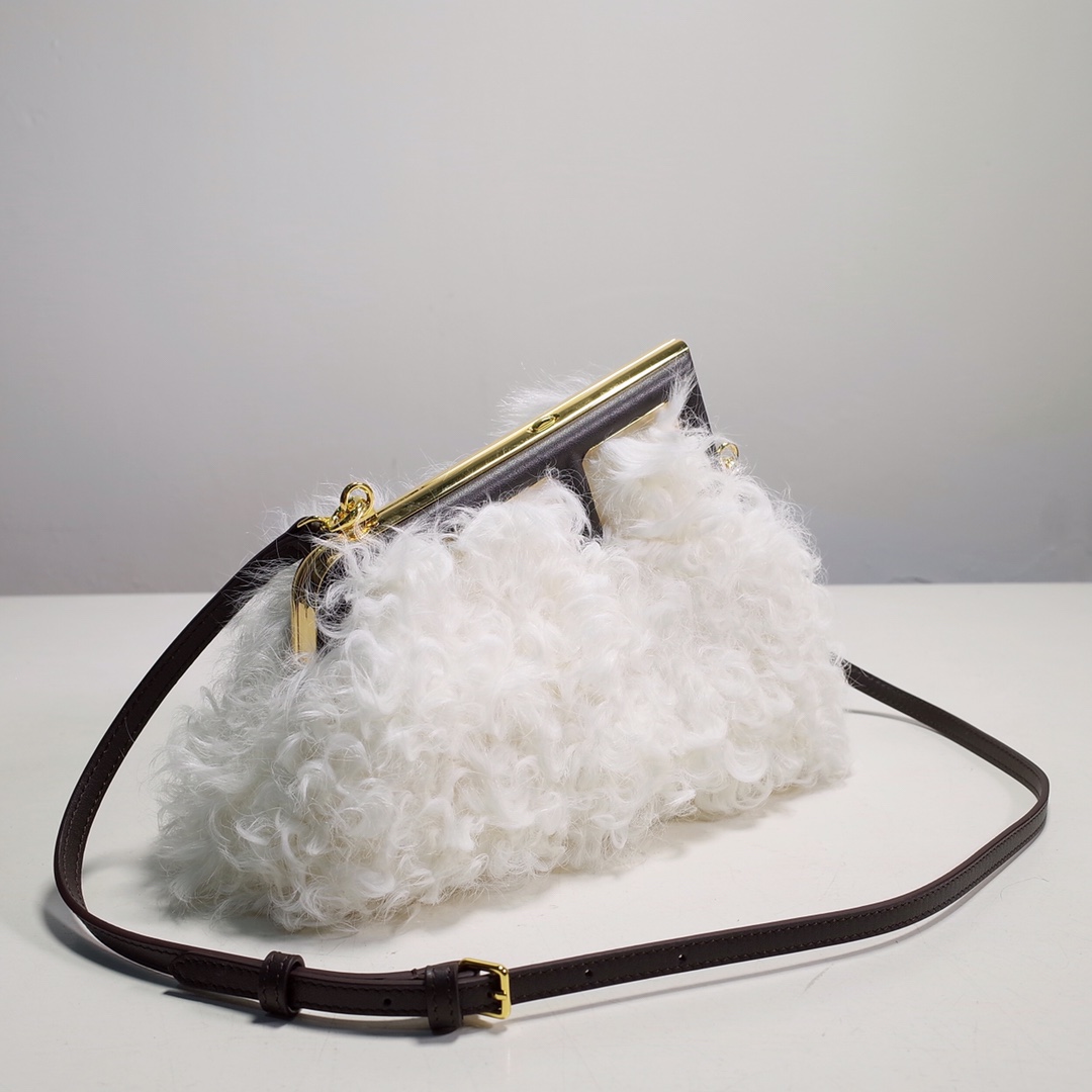 Fendi Wool Baguette Bag - Image 3