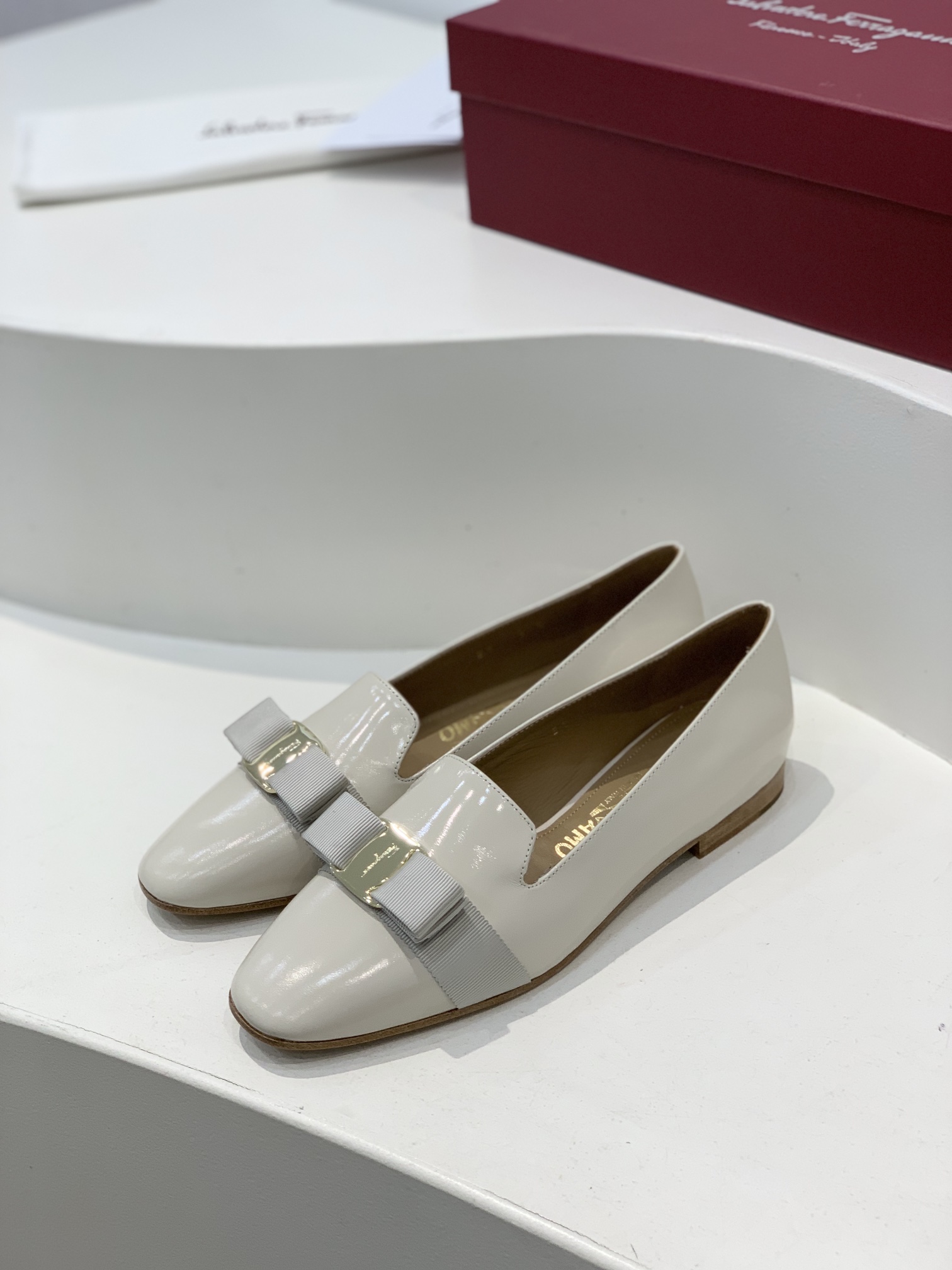 Feraggamo Vara Shoes - Image 4