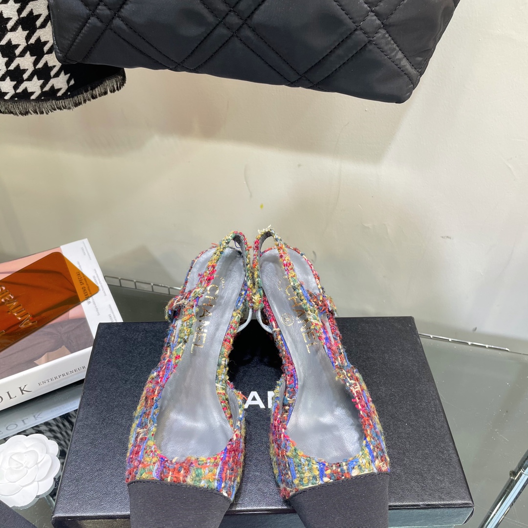Chanel Tweed Slingback Shoes - Image 3
