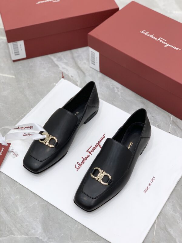 Feraggamo Square-head Loafers