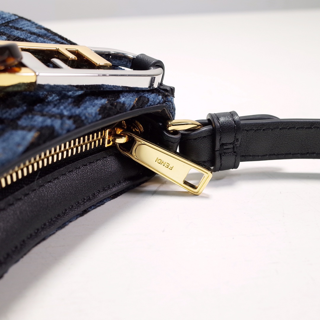 Fendi Chenille Clutch - Image 8