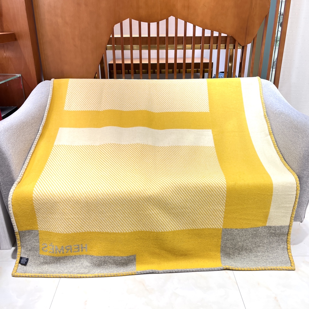 b3869c_51b4cd44ebfb4a3592fa30605405b9acmv2.jpg Hermes Wool Blanket - Image 1