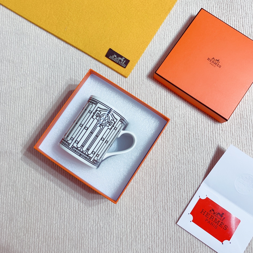 b3869c_5758ab51d1e34b8d8452c8cf619fb01dmv2.jpg Hermes Classic Mug - Image 1