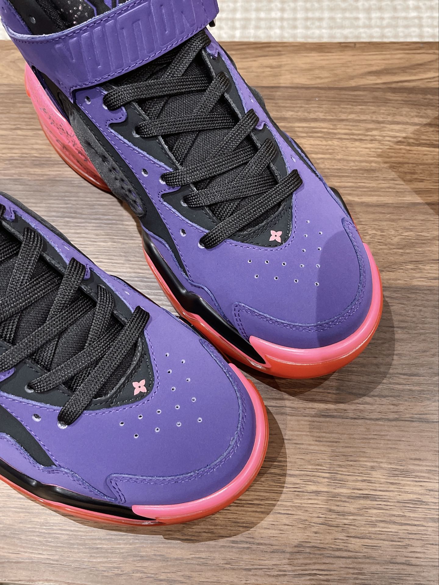 Louis Vuitton Sneakers - Image 7