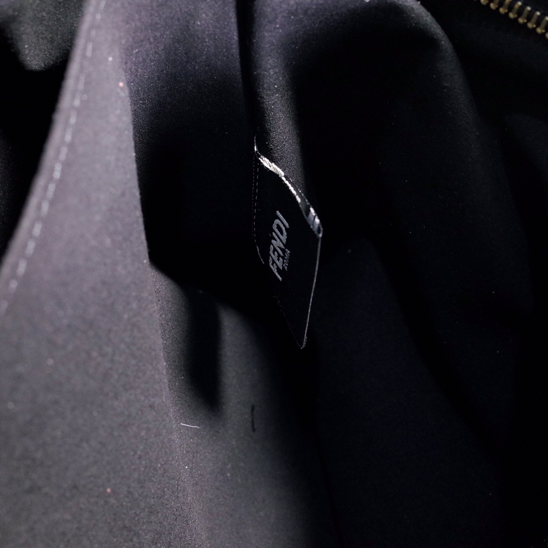 Fendi Peekaboo Small Bag - Image 9