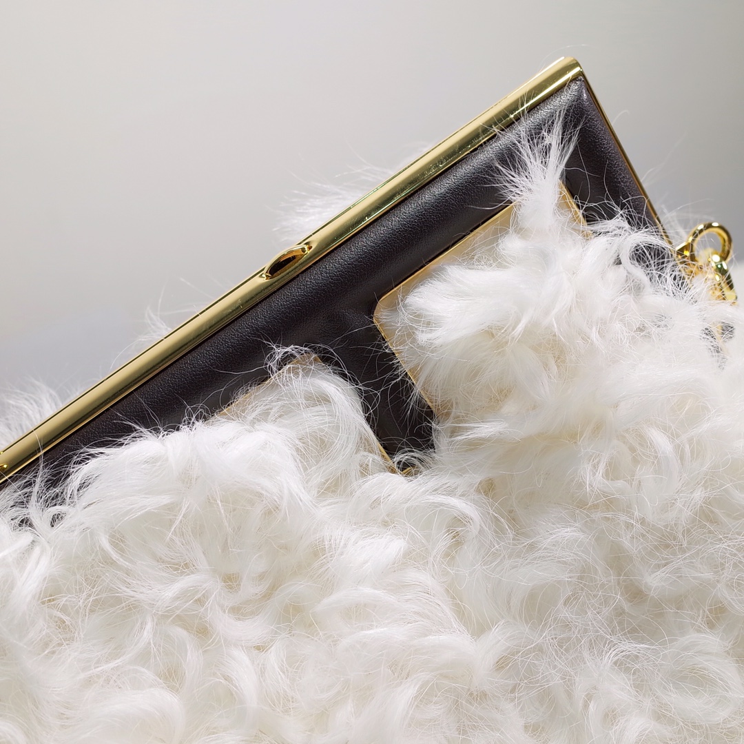 Fendi Wool Baguette Bag - Image 6