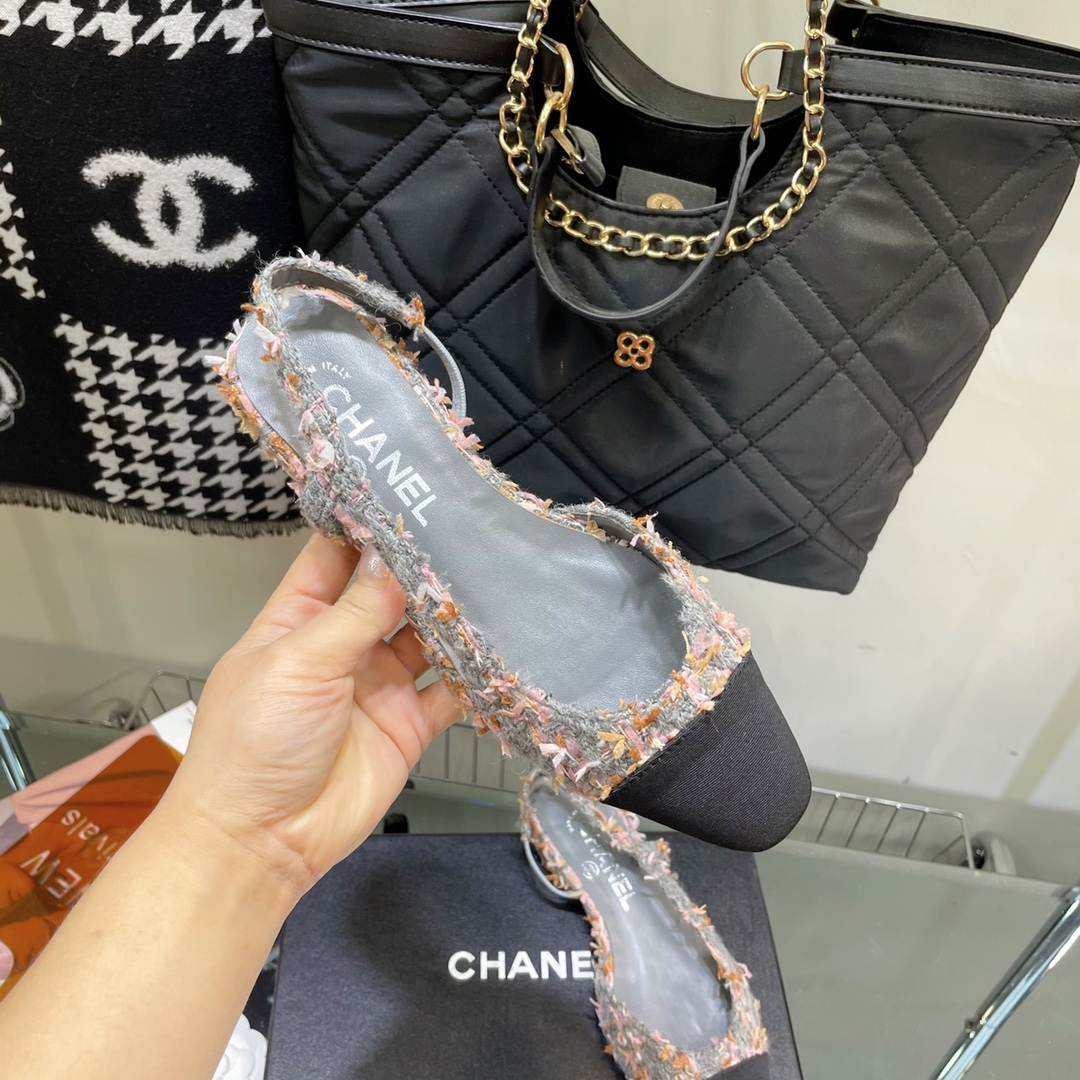 Chanel Tweed Slingback Shoes - Image 4