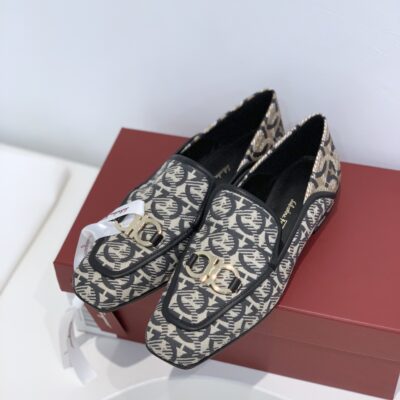 Feraggamo Square-head Loafers