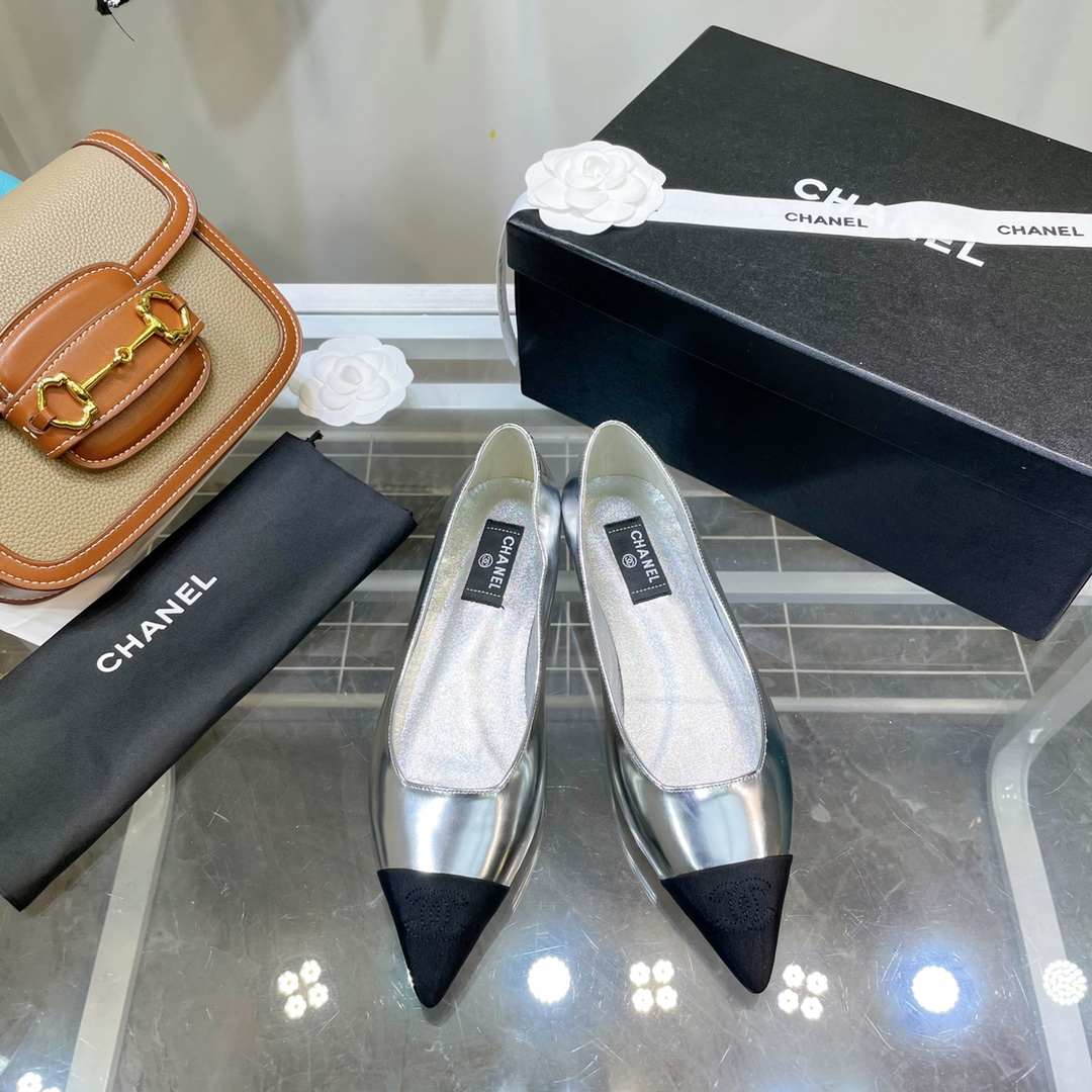 Chanel Silver Pointed Toe Flat Shoes - Image 8