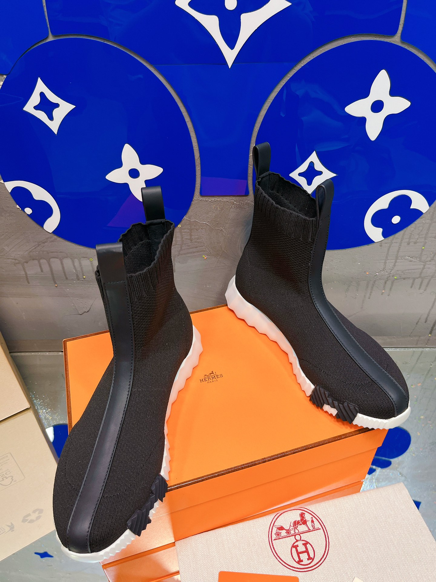 b3869c_70b469e7426840fd944dff2f7da175b3mv2.jpg Hermes Shoes - Image 1