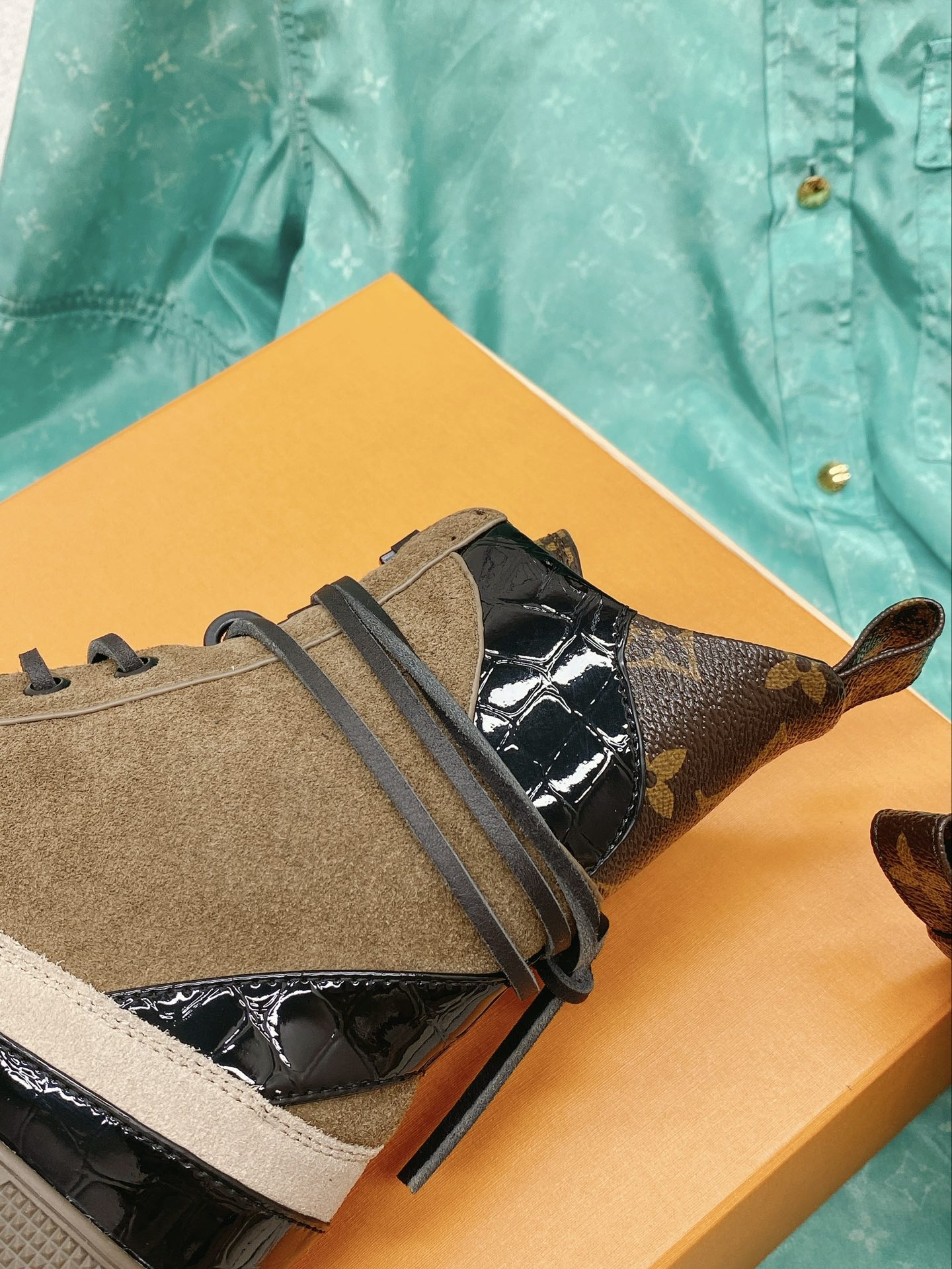 Louis Vuitton Shoes - Image 8