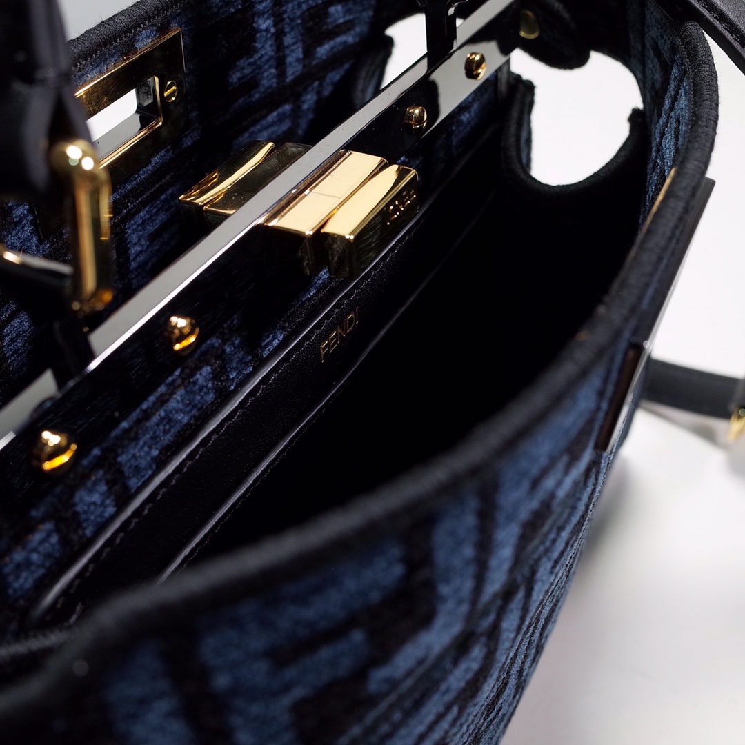 Fendi Peekaboo Small Bag - Image 10