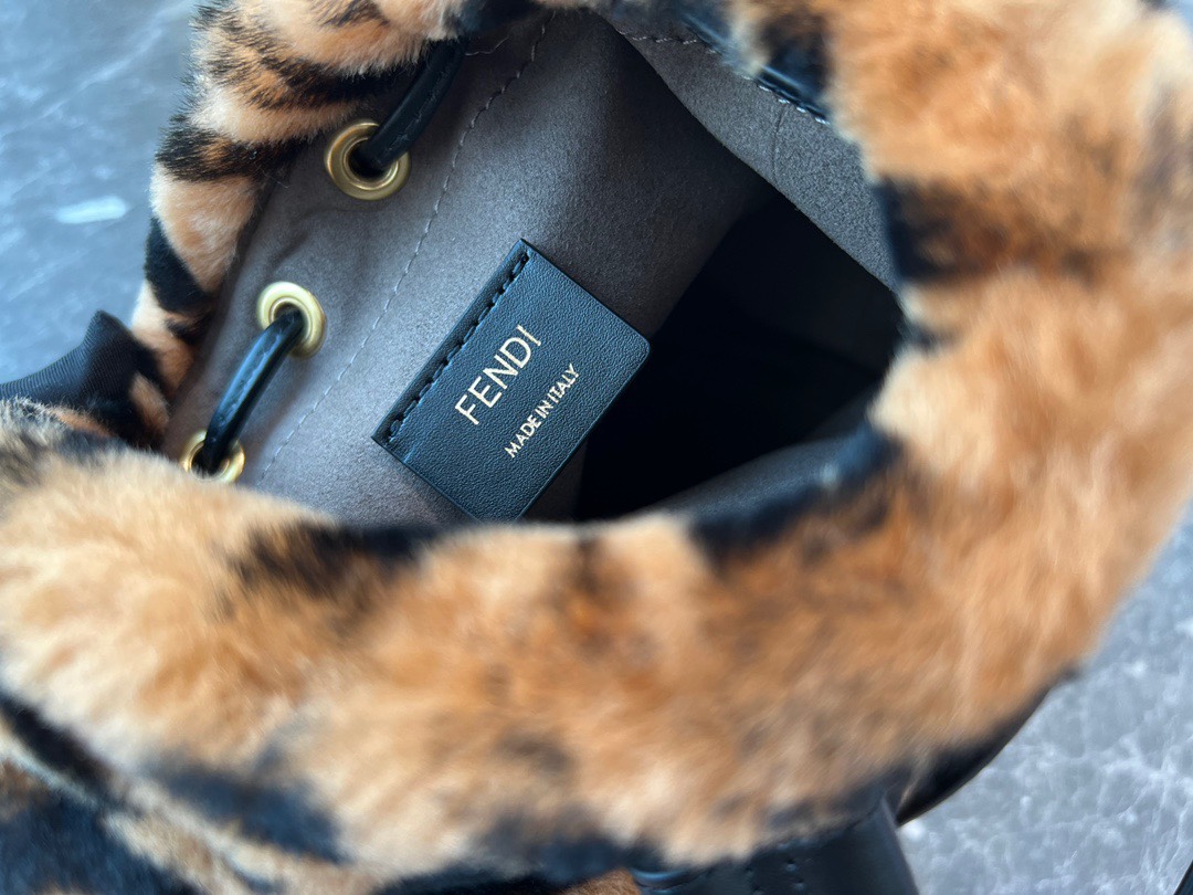 Fendi Shearling Small Bucket Bag - Image 10