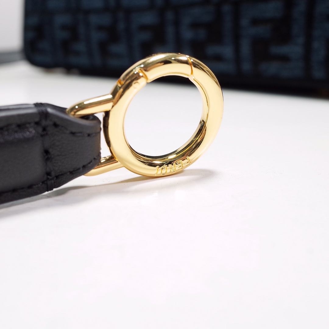 Fendi Peekaboo Small Bag - Image 8