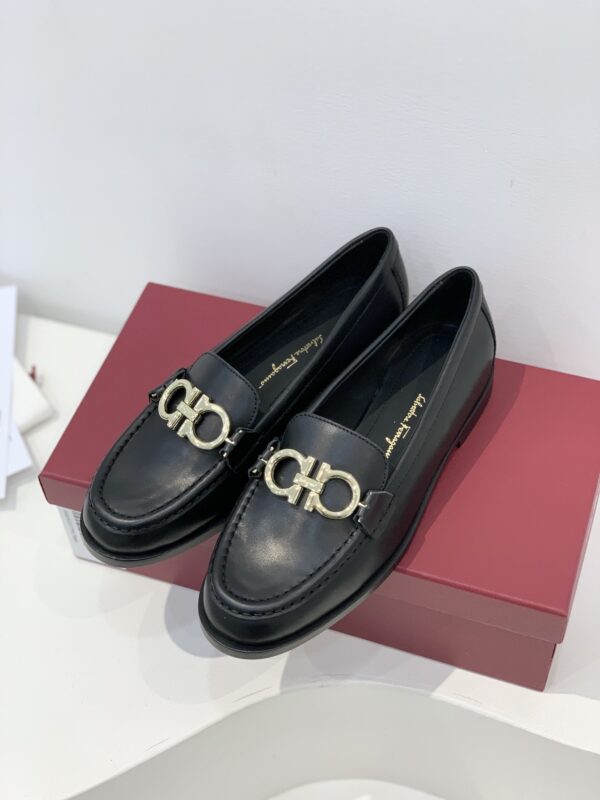 Feraggamo Double-sided Buckle Loafers