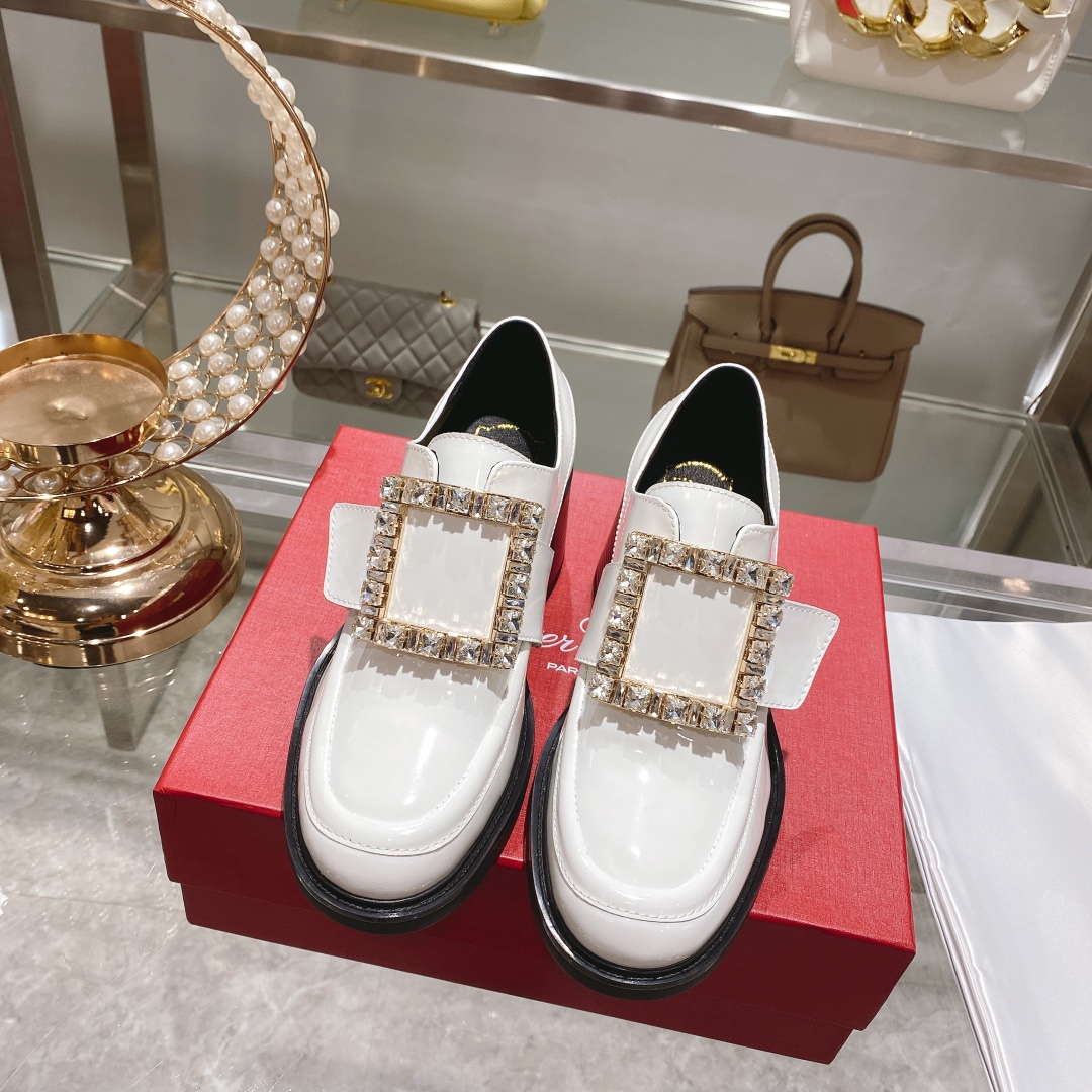Roger Vivier Diomond Buckle Shoes - Image 4