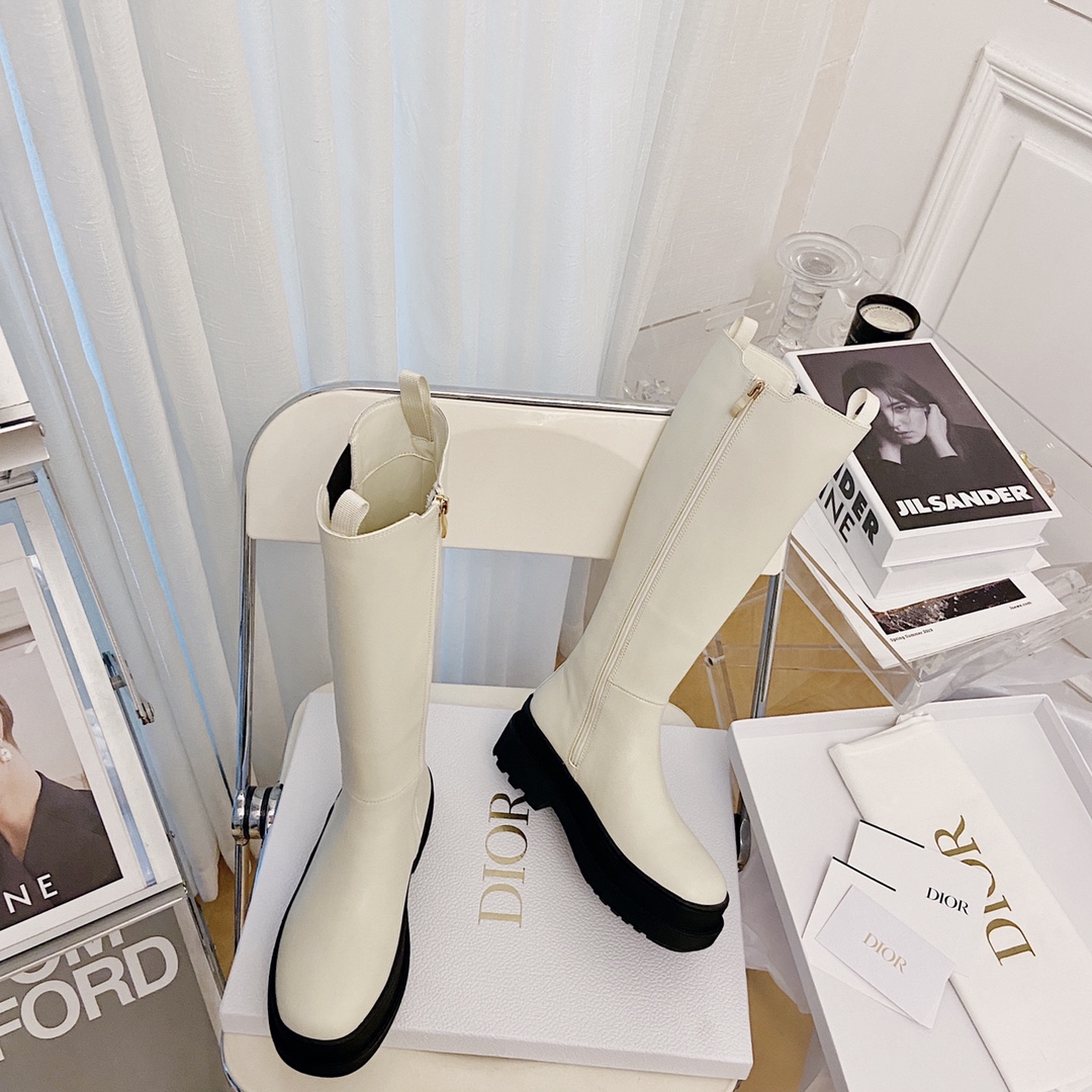 Dior High-top Chelsea Boots in White - Image 4