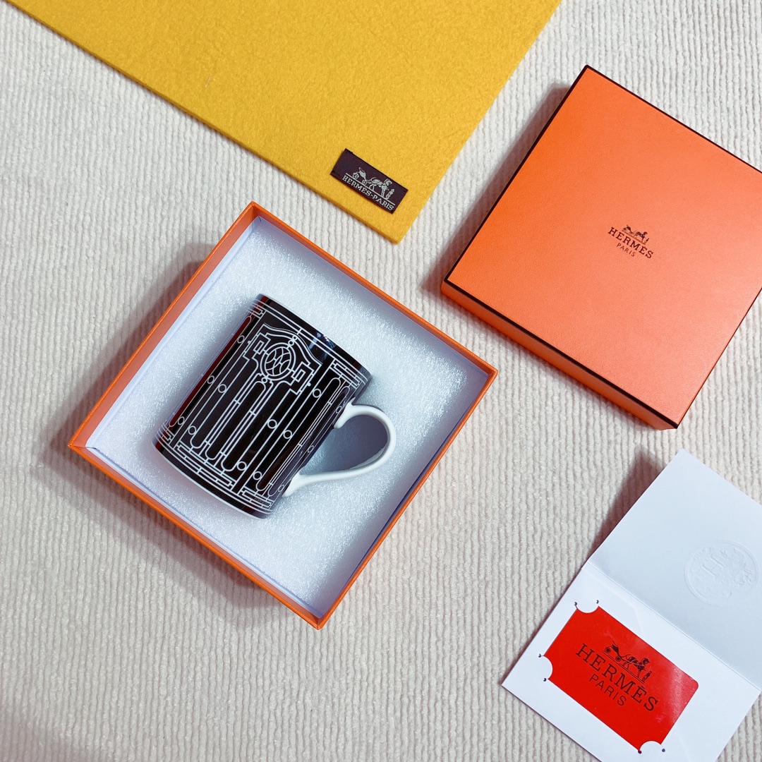 b3869c_ccc916bd9d5b4c6586c7bdc9b628b6c2mv2.jpg Hermes Classic Mug - Image 1