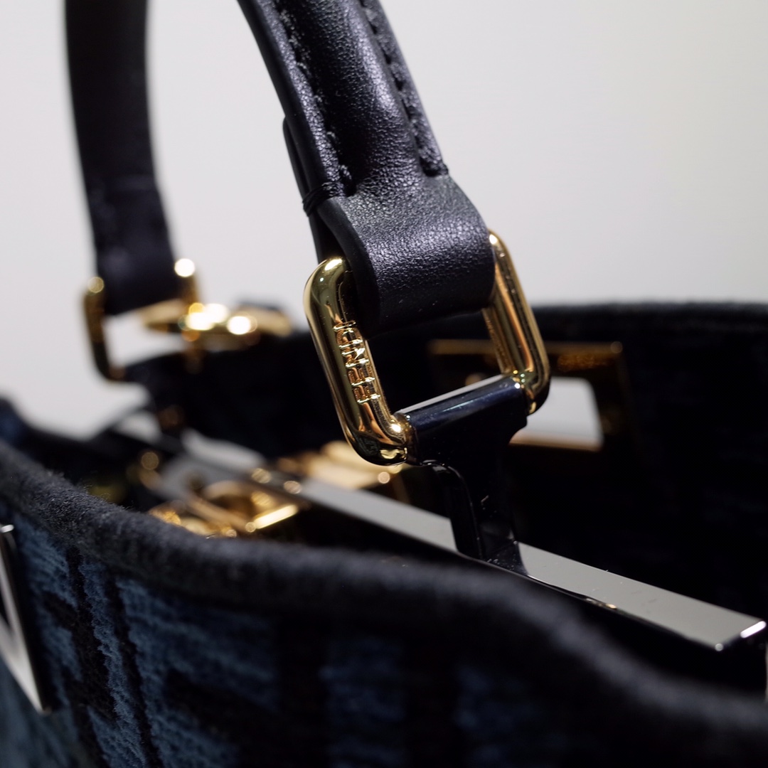 Fendi Peekaboo Small Bag - Image 6