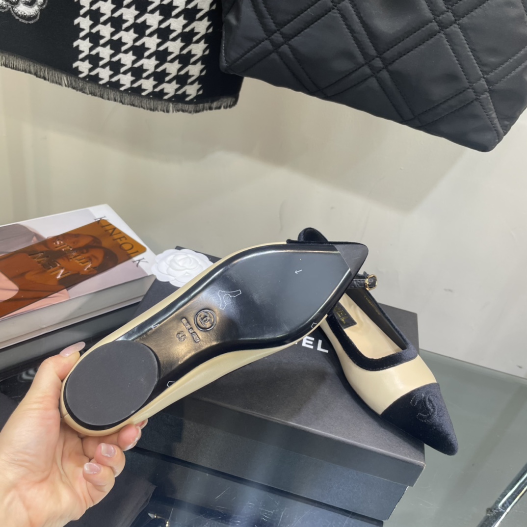 Chanel Pointed Toe Mary Jane Shoes - Image 3