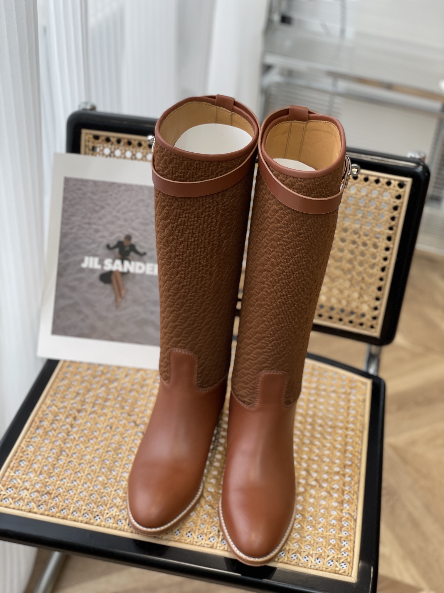 b3869c_d4d252d81daf437f9f881cfa3fa376fcmv2.jpg Hermes Shoes - Image 1