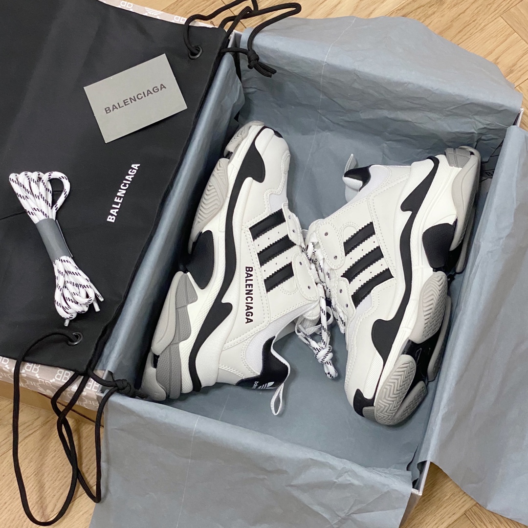 b3869c_e18366210946440a90b99d9bda958c06mv2.jpg Balenciaga Dad Sneakers - Image 1