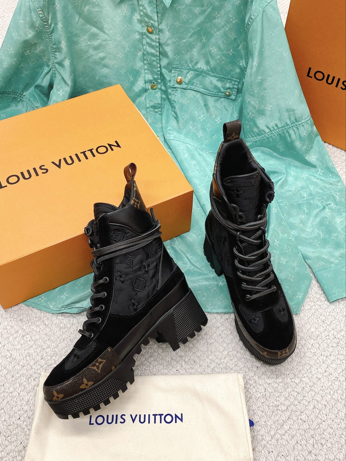 Louis Vuitton Shoes - Image 4