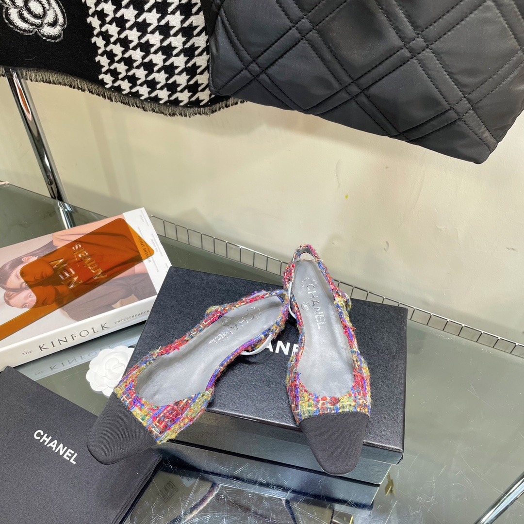 Chanel Tweed Slingback Shoes - Image 3