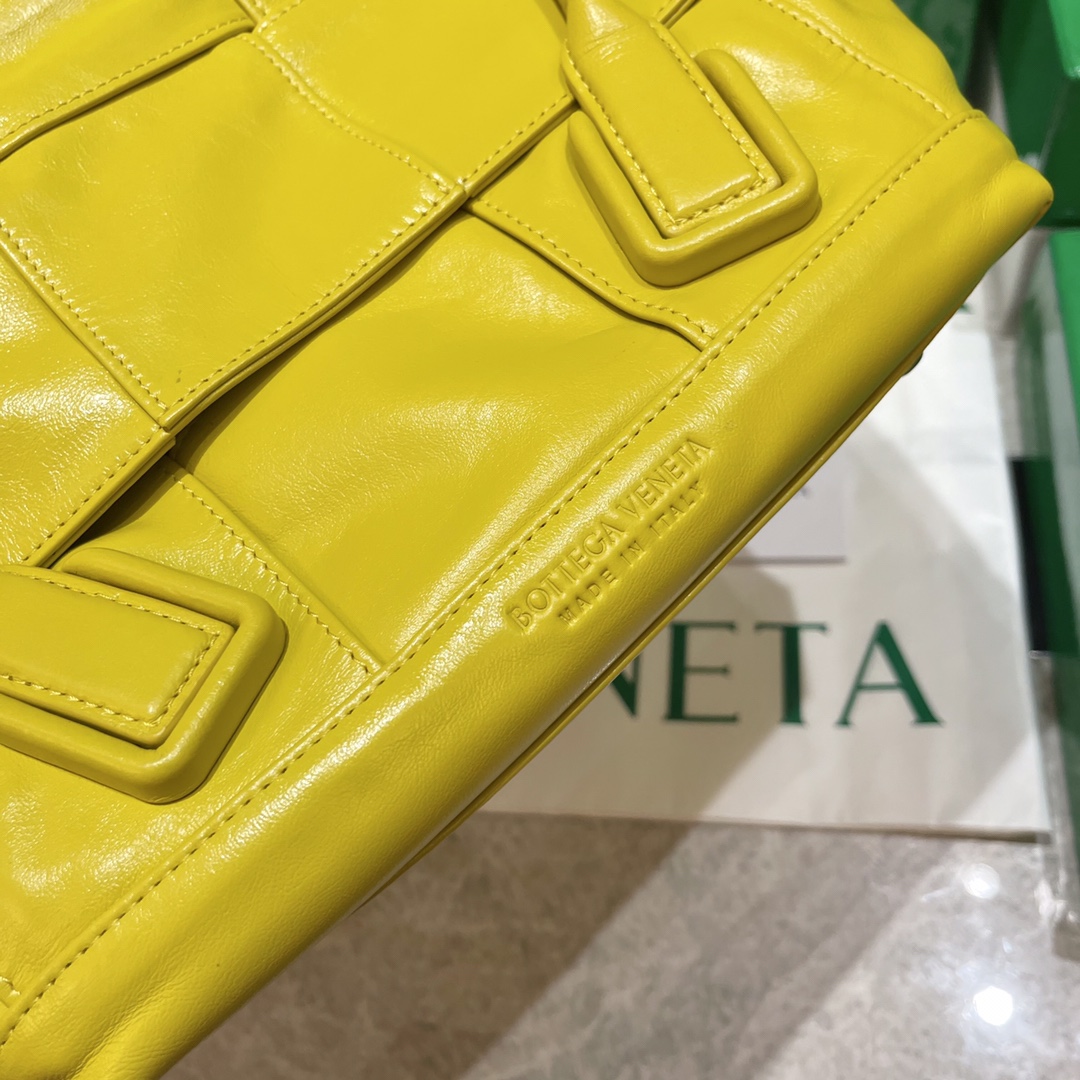 Bottega Veneta Bag - Image 5