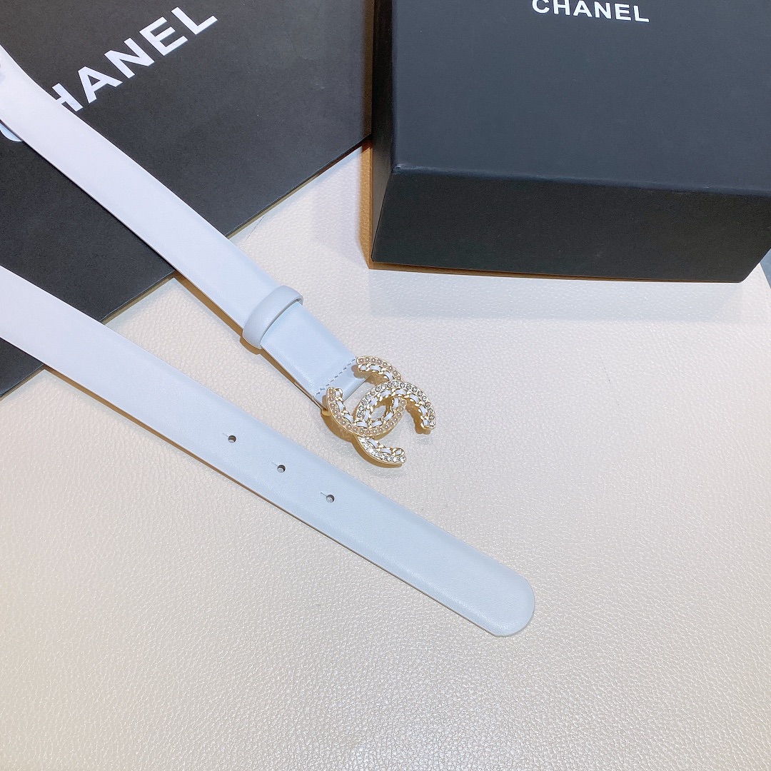 db9bf2_01d0a768af6e4e409d53f2211ceb1fa4mv2.jpg Chanel CC Buckle Leather Belt - Image 1