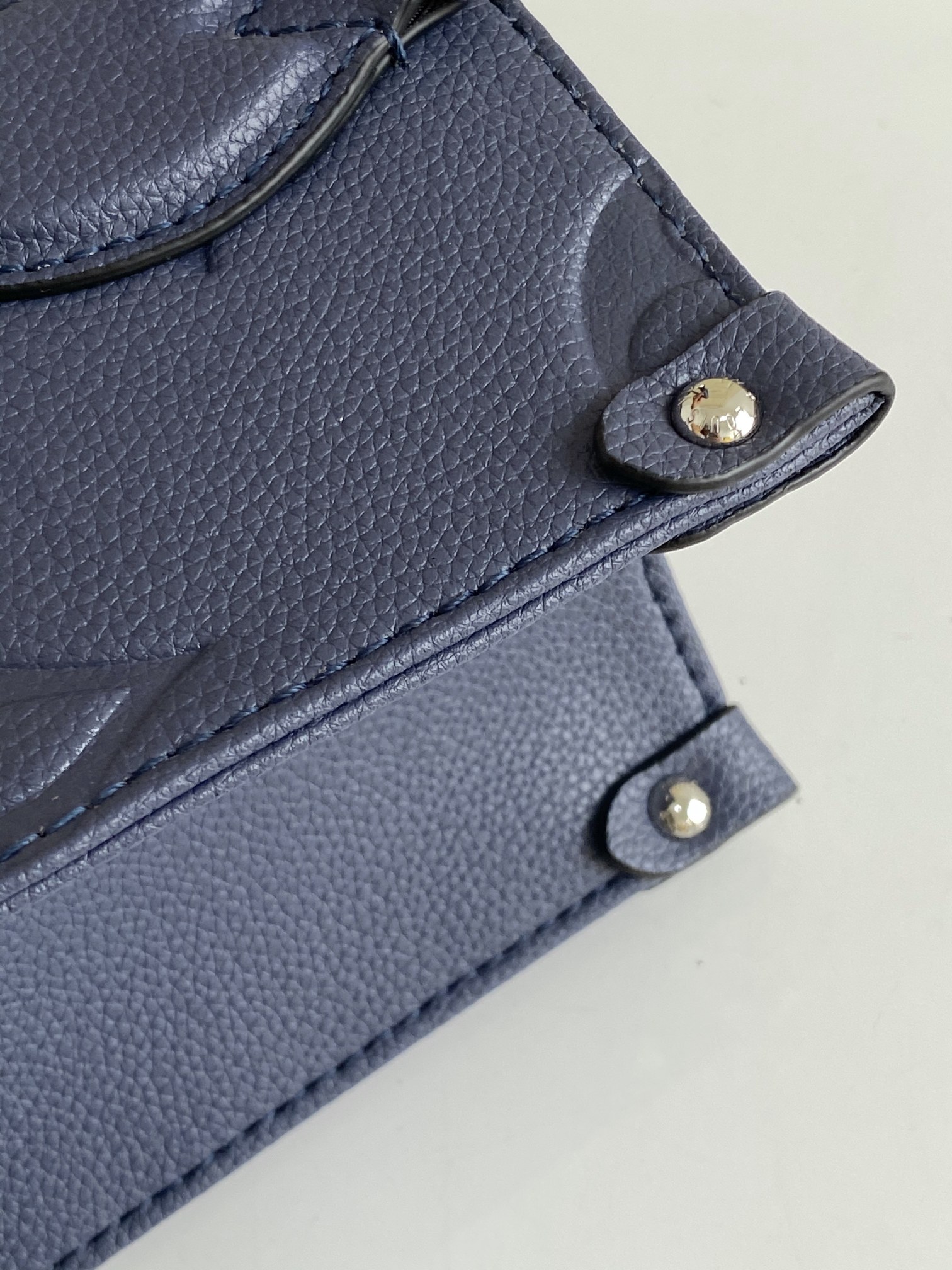 Louis Vuitton OnTheGo Small Tote Bag - Image 10