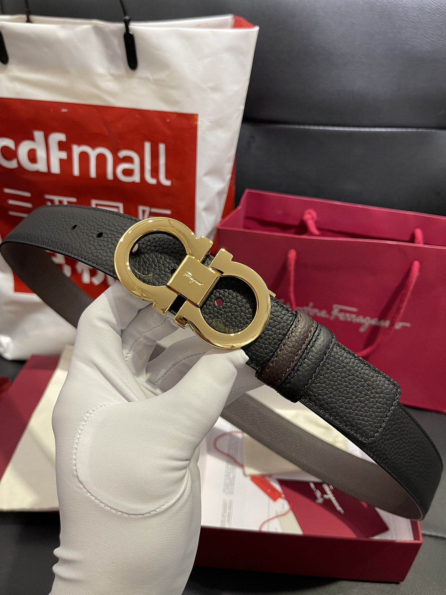 db9bf2_05baad6037ec44be8fa2bd2816a61b71mv2.jpg Ferragamo Adjustable Gancini Leather Belt - Image 1