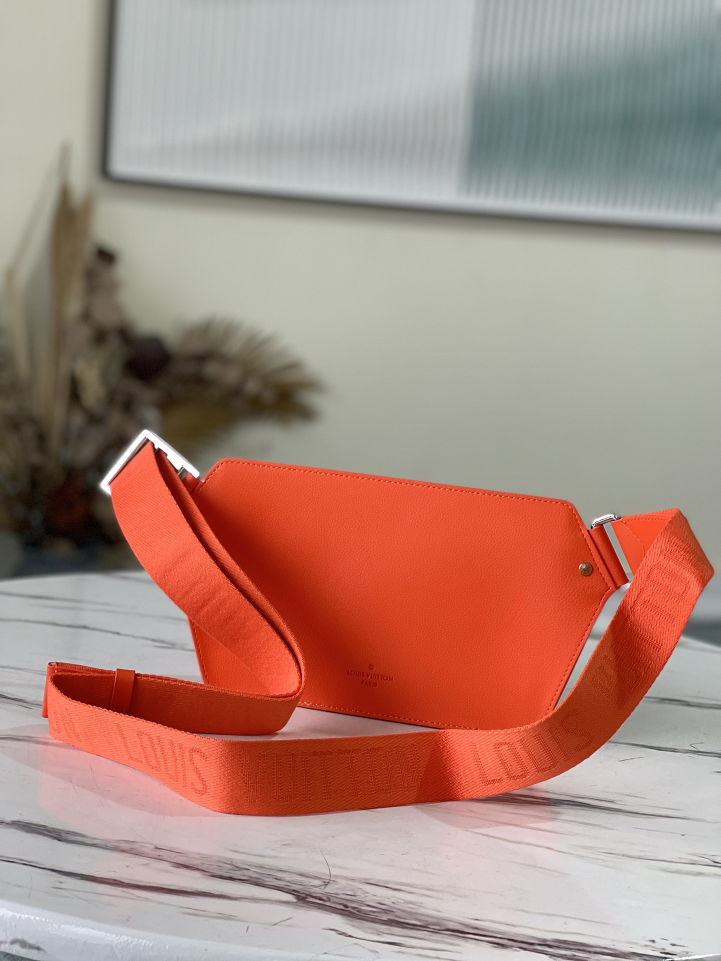 Louis Vuitton Aerogram Shoulder Bag in Flame Orange - Image 3