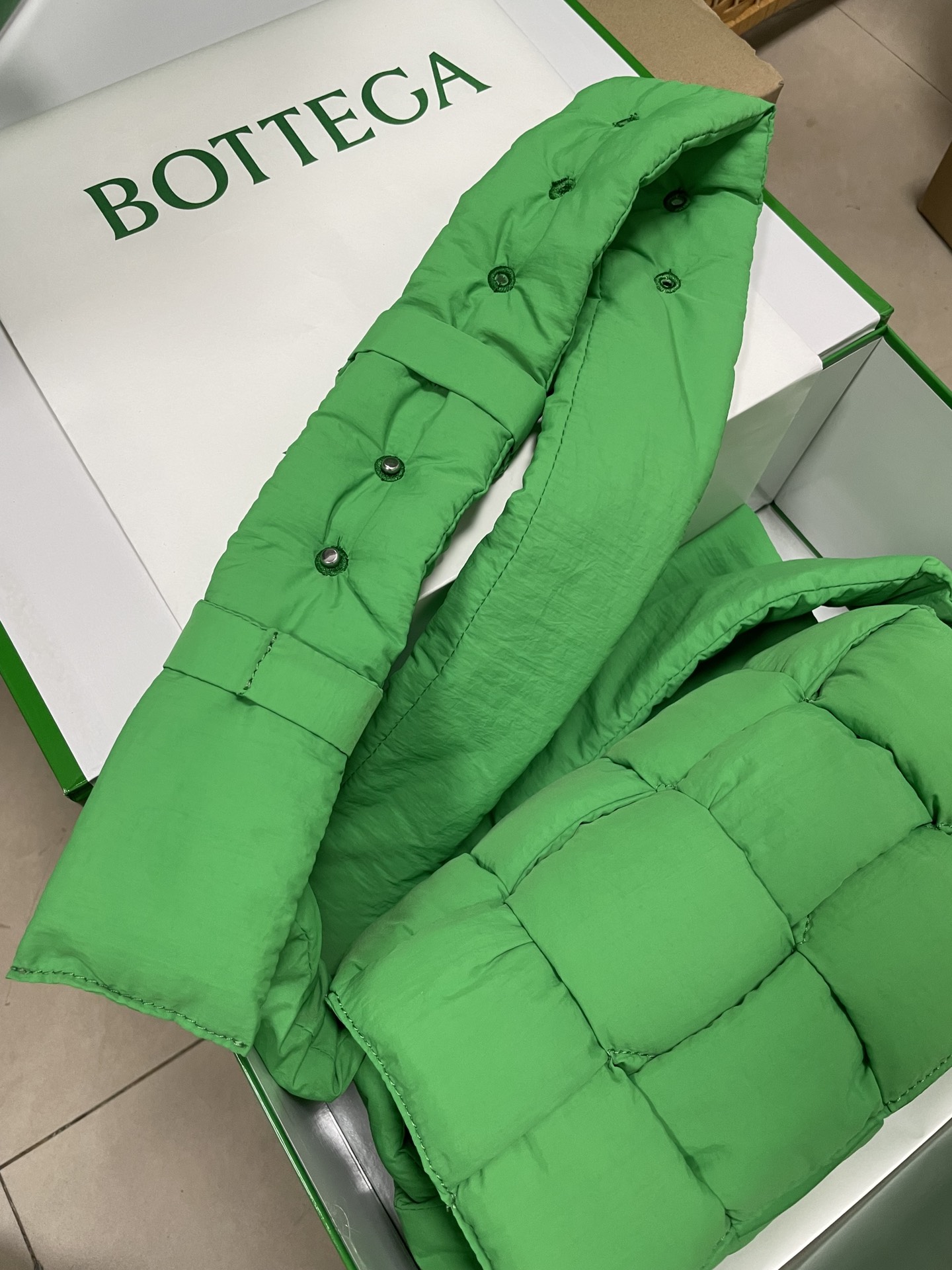Bottega Veneta Padded Tech Cassette Bag in Green - Image 6