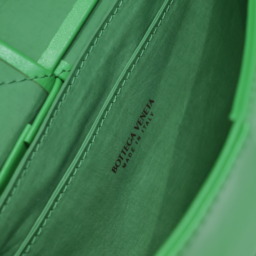 Bottega Veneta Bag - Image 8