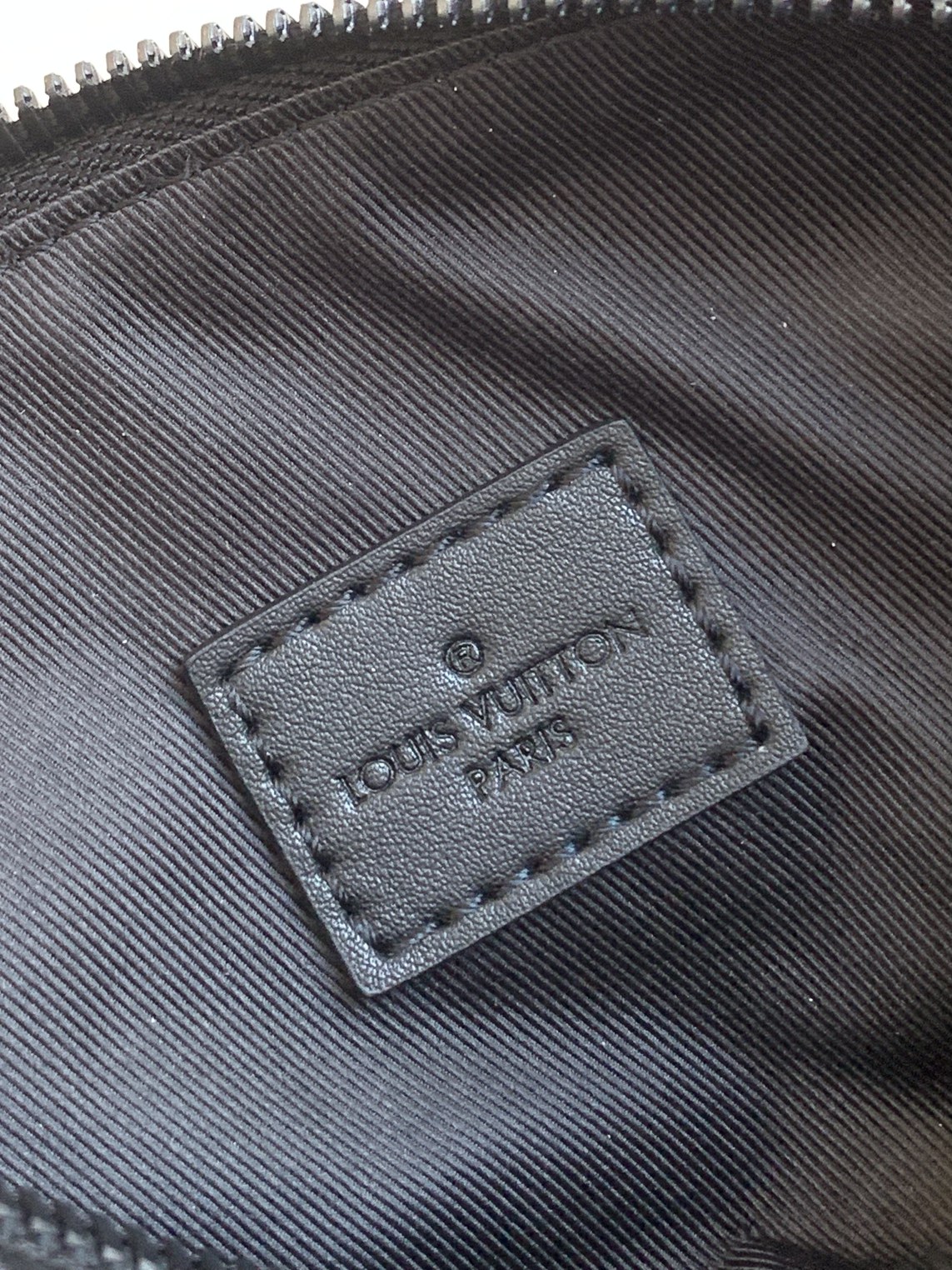 Louis Vuitton Speedy Keepall XS Travel Bag in Black - Image 10