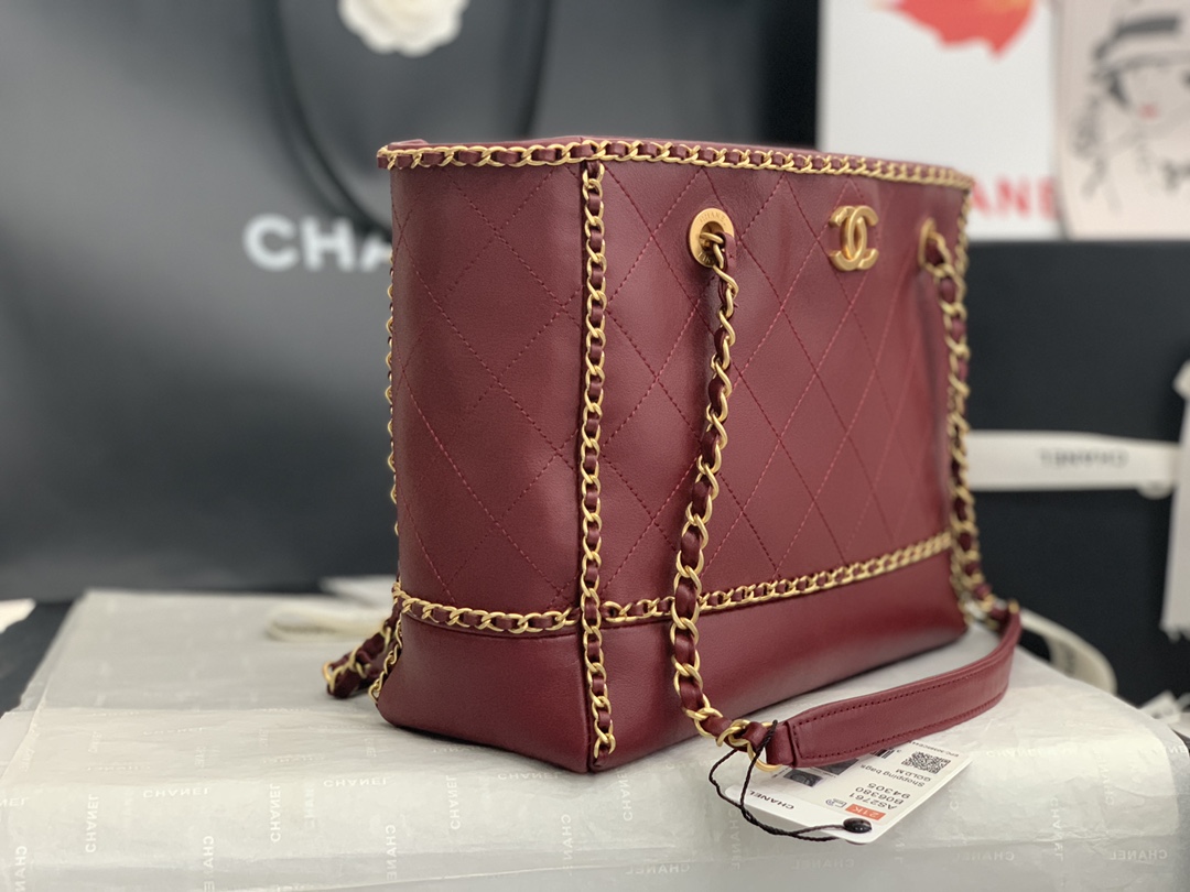 Chanel Small Leather Chain Shopping Bag in Burgundy - Image 6