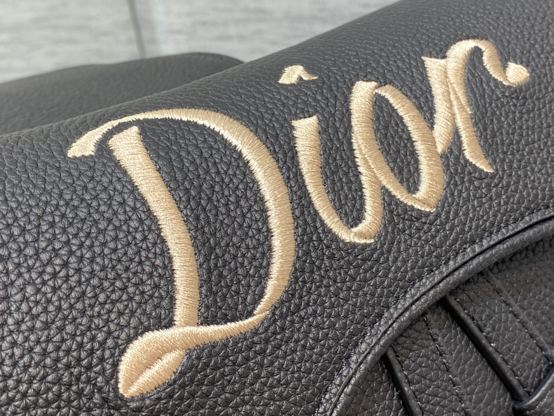 Dior Saddle Bag in Black - Image 6